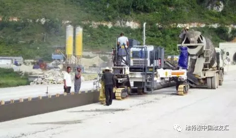 結構物的線性和耐久性優(yōu)于其他預制模具，SP 15 能夠快速高效而且經濟地滑模出各種混凝土結構物，是<a href=http://product.d1cm.com/brand/hyundai/ target=_blank>現(xiàn)代</a>化和機械化施工的理想選擇